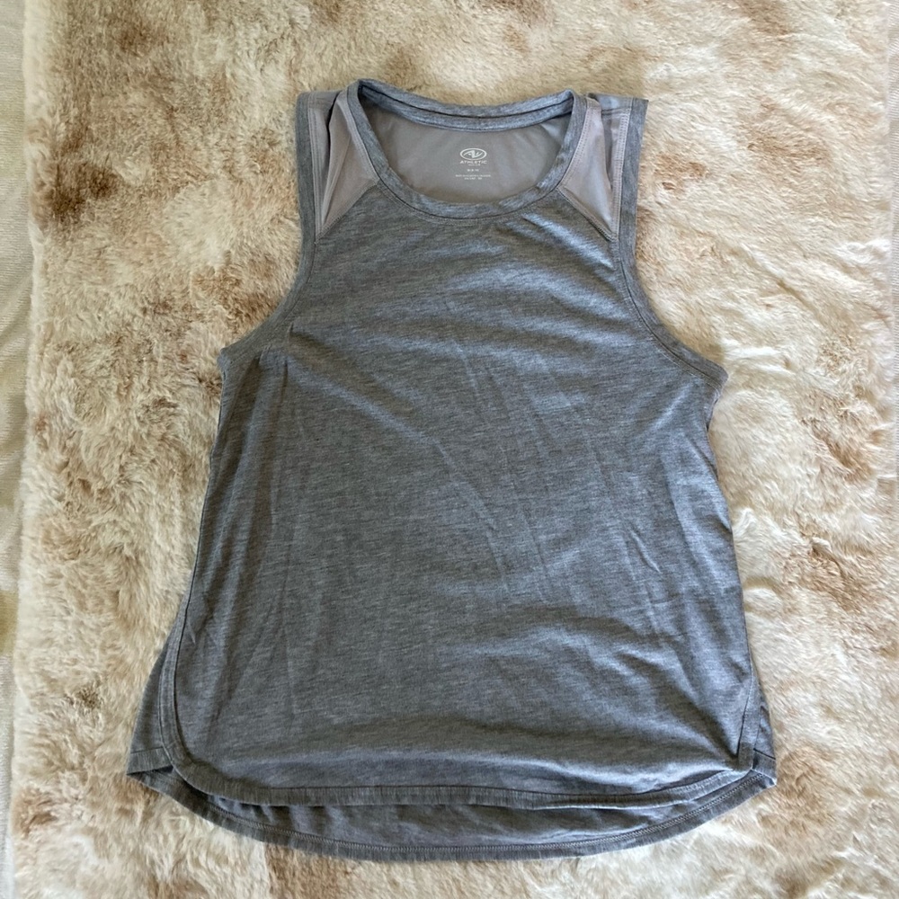MUSCLE TEE